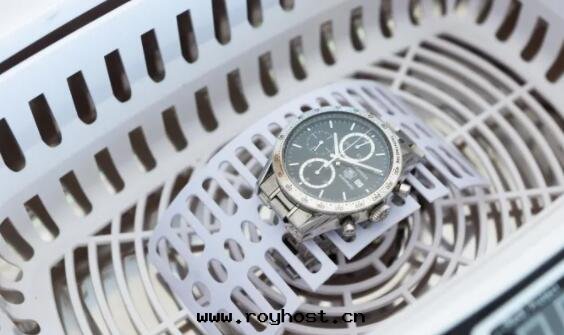 超聲波(bō)清(qīng)洗機(jī)清(qīng)洗手(shǒu)表(biǎo)的(de)流程和(hé)注意事(shì)項